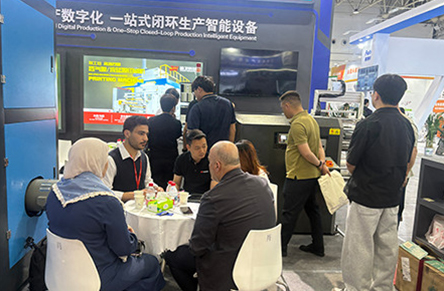 Jingwei Technology предоставляет передовые решения для ламинирующих машин для санитарных